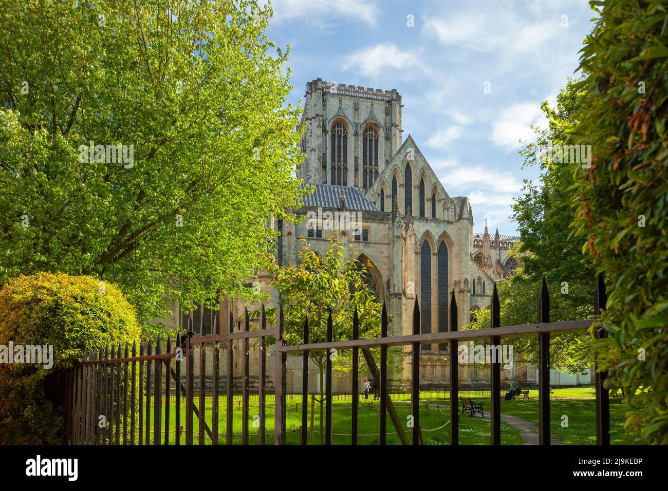 Après-midi de printemps à Dean's Park, York, Angleterre. Banque D'Images