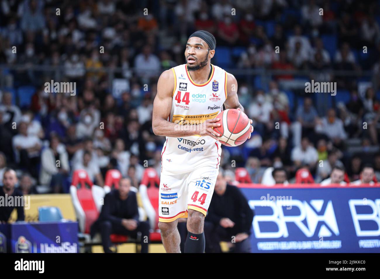 Sanford Vincent Laron (#44 Pesaro) pendant VL Pesaro vs Visrtus Segrafredo Bologna jouer sur Serie A1 LBA 2021-2022 Banque D'Images