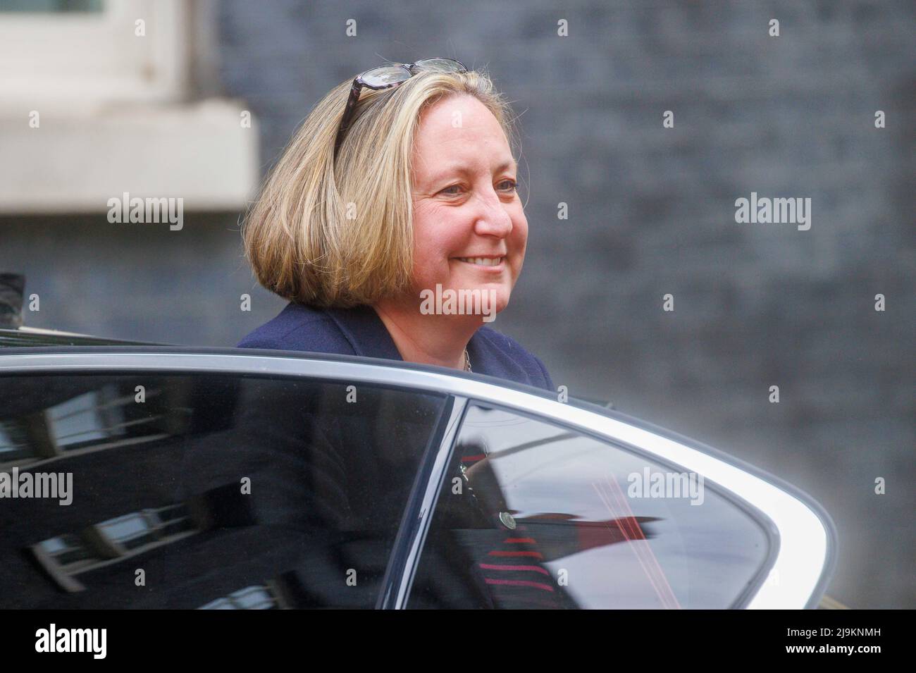 Londres, Royaume-Uni. 24th mai 2022. Anne-Marie Trevelyan, secrétaire d'État au Commerce international et présidente de la Chambre de commerce, arrive à la réunion du Cabinet. Le gouvernement est sous pression avec l'apparition de nouvelles photos du premier ministre qui boit. Crédit : Mark Thomas/Alay Live News Banque D'Images
