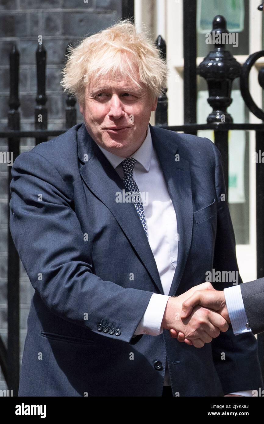 Londres ,Royaume-Uni -24/05/2022. Le Premier ministre Boris Johnson accueille à Downing St l'Amir HH Sheikh Tamim Bin Hamas Al-Thani du Qatar Banque D'Images