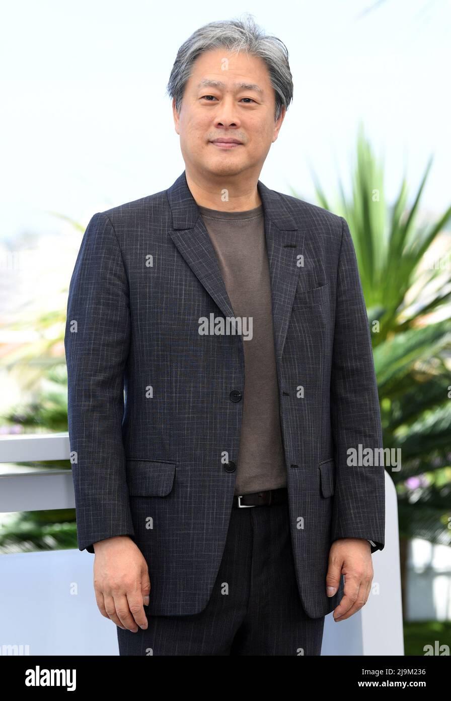 Cannes, France. 24th mai 2022. Le directeur sud-coréen Park Chan-Wook assiste à l'appel photo pour décision de quitter le Palais des Festivals au Festival de Cannes 75th, en France, le mardi 24 mai 2022. Photo de Rune Hellestad/ Credit: UPI/Alay Live News Banque D'Images