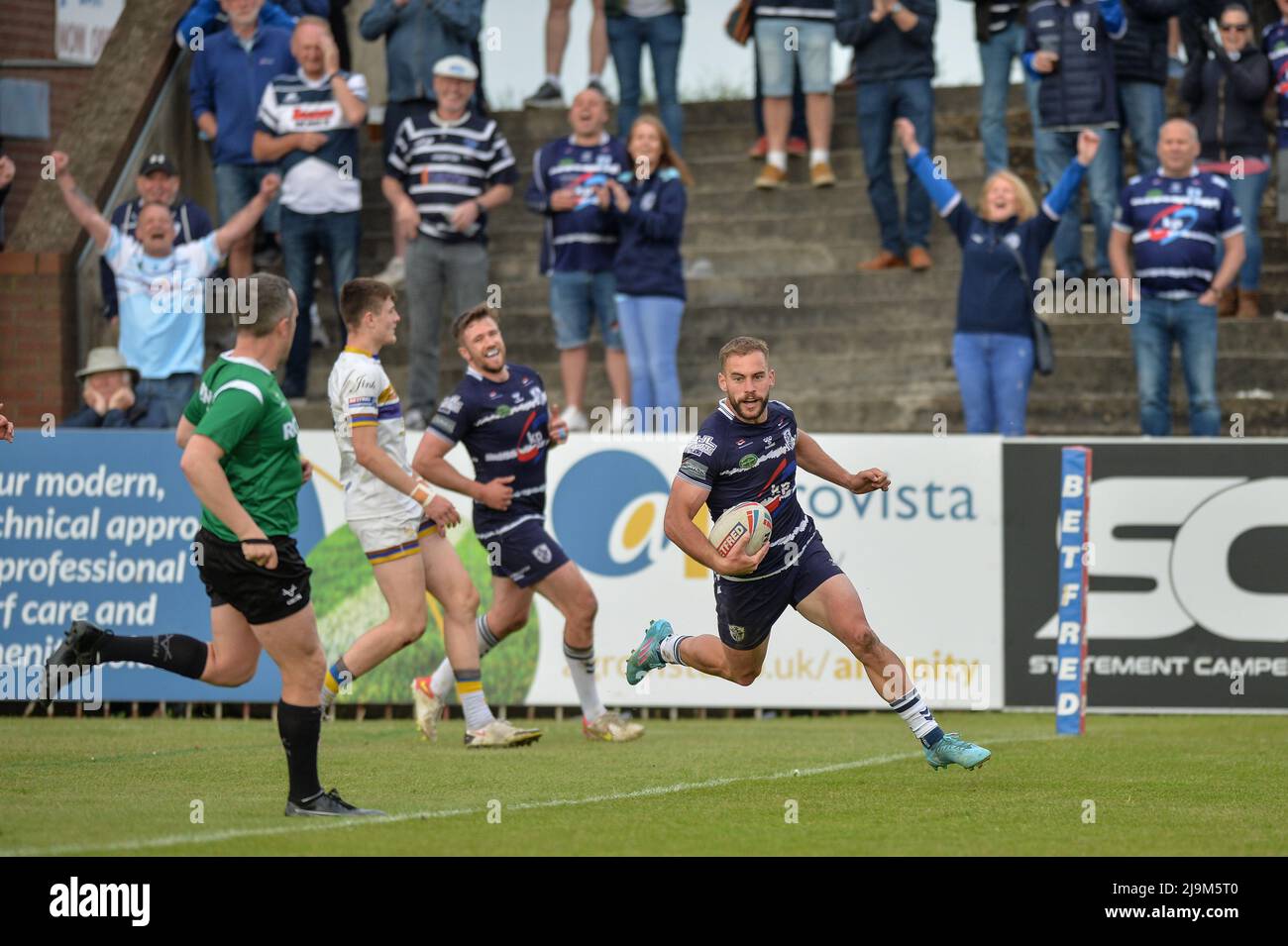 Featherstone, Angleterre - 21st mai 2022 - Connor Jones de Featherstone Rovers fait un essai. Rugby League Betfred Championship Featherstone Rovers vs Whitehaven RLFC au Millenium Stadium, Featherstone, Royaume-Uni Dean Williams Banque D'Images