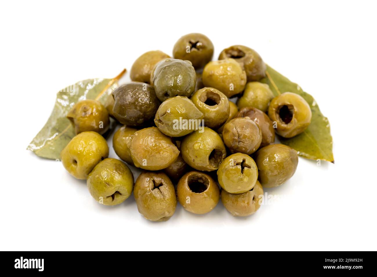Olive verte. Olive naturelle sur fond blanc isolé. Alimentation saine. Gros plan Banque D'Images