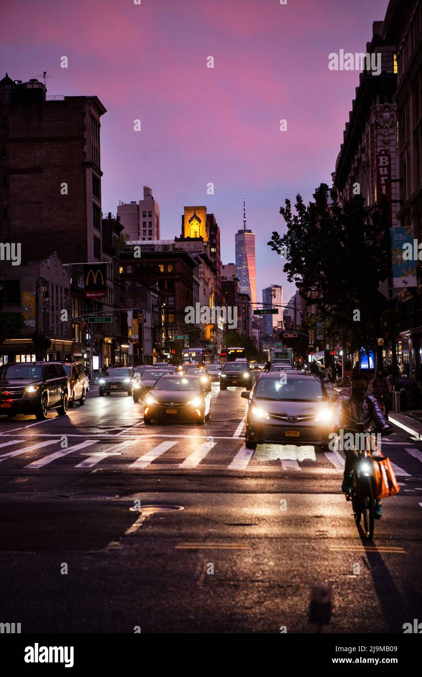 Abenddämmerung in den Strassen von New York Banque D'Images