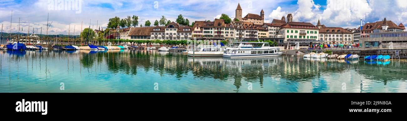 La vieille ville médiévale et le château de Rapperswil-Jona, sur le lac de Zurich, en Suisse, est une destination touristique populaire au départ de Zurich Banque D'Images
