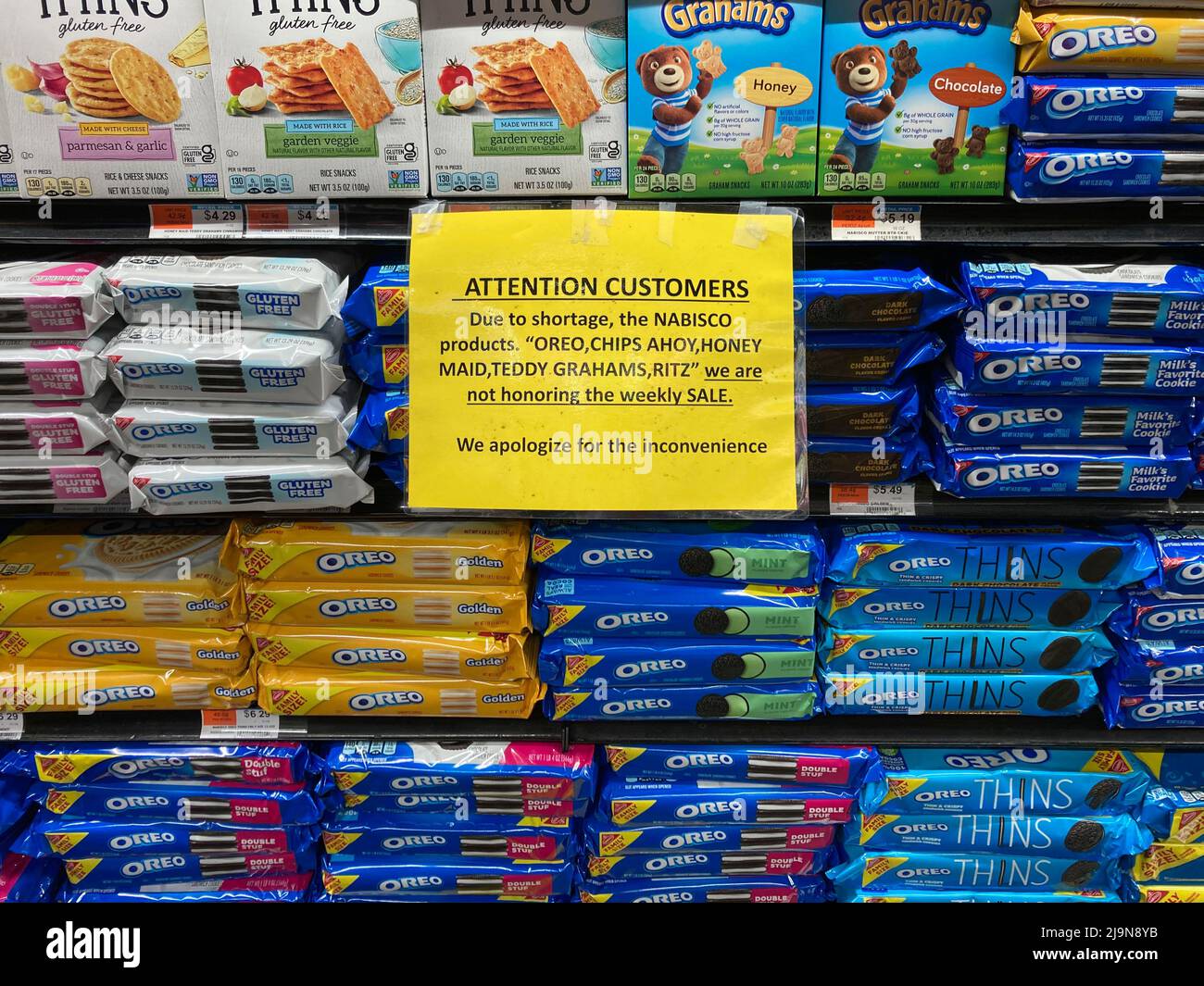 Pénurie de produits Nabisco, y compris Oreos, dans un supermarché à New York le 15 mai 2022 (© Frances M. Roberts) Banque D'Images