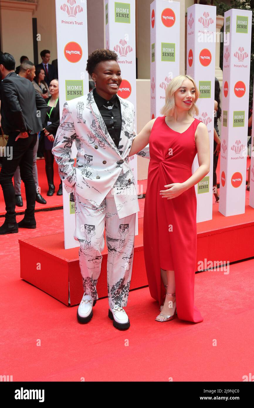 Nicola Adams et Ella Baig, The Princes Trust et TK Maxx & HomeSense Awards, Theatre Royal Drury Lane, Londres, Royaume-Uni, 24 mai 2022, photo de Richard Gol Banque D'Images