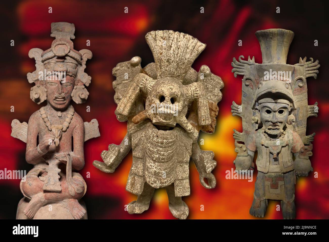 Quelques belles sculptures consacrées aux divinités maya « terribles » et sanglantes auxquelles les sacrifices humains étaient souvent consacrés Banque D'Images