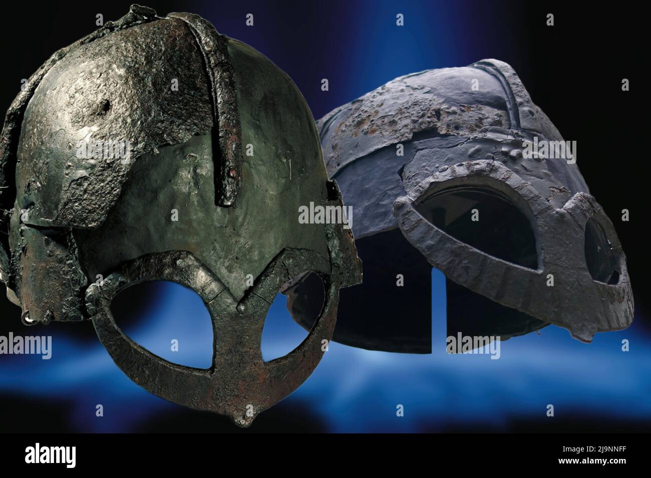 Deux casques de l'ancien peuple scandinave des Vikings Banque D'Images