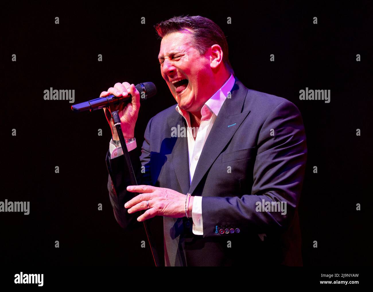 Édimbourg, Royaume-Uni. 24th mai 2022. Tony Hadley se présente au Edinburgh Usher Hall le mardi 24th mai 2022 Tony exécute avec son groupe «The Fabulous TH Band» en célébrant quatre décennies depuis la première sortie de musique de Tony avec son ancien groupe Spandau Ballet, Credit: Alan Rennie/Alay Live News Banque D'Images