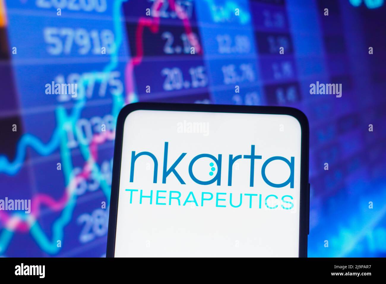 Dans cette illustration, le logo Nkarta Therapeutics s'affiche sur l'écran d'un smartphone. Banque D'Images