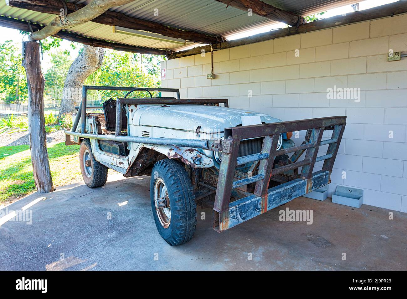 Un vieux Bull Catcher utilisé pour attraper des buffles, Bark Hut Inn, territoire du Nord, territoire du Nord, Australie Banque D'Images