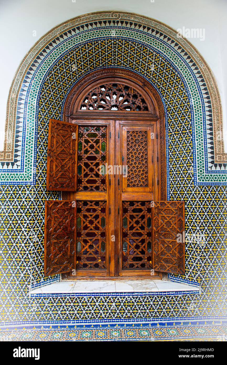 Marrakech, Maroc. Fenêtre voûtée Banque D'Images