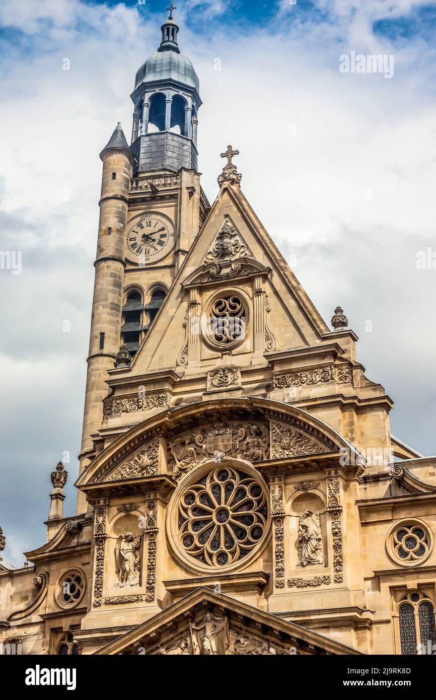 Façade Saint-Etienne-du-Mont, Paris, France. L'église catholique créée en 1626 contient le sanctuaire de Sainte Geneviève, patron de Paris. (Usage éditorial Banque D'Images