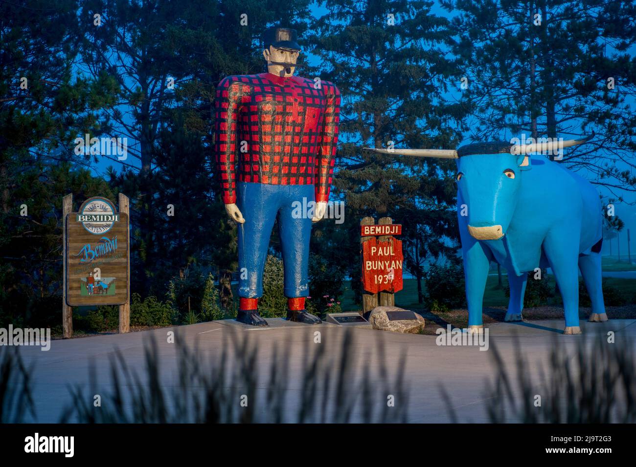 États-Unis, Minnesota, Bemidji.Paul Bunyan et Babe The Blue Ox.(Usage éditorial uniquement) Banque D'Images