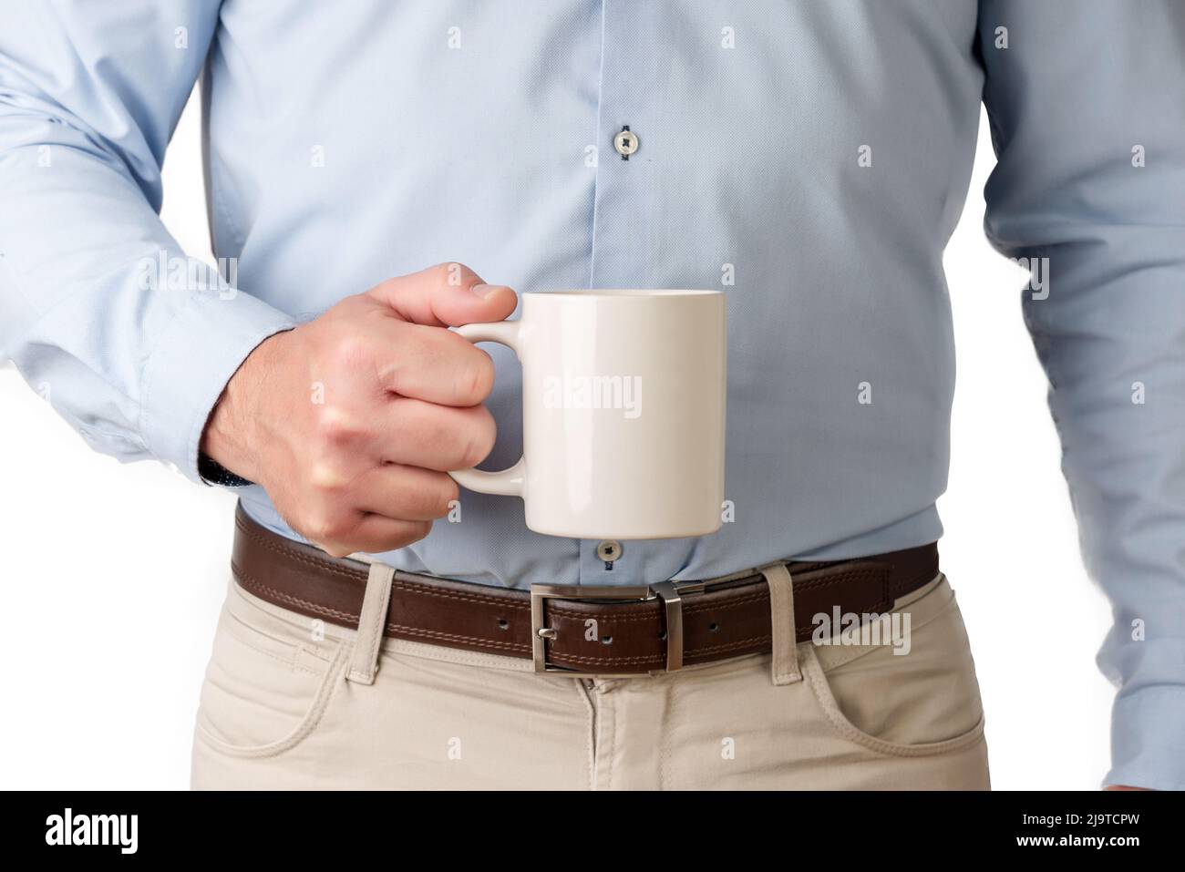 Maquette d'un homme tenant une tasse dans laquelle vous pouvez inclure du texte, des messages, de la publicité, des félicitations ou des phrases de motivation Banque D'Images