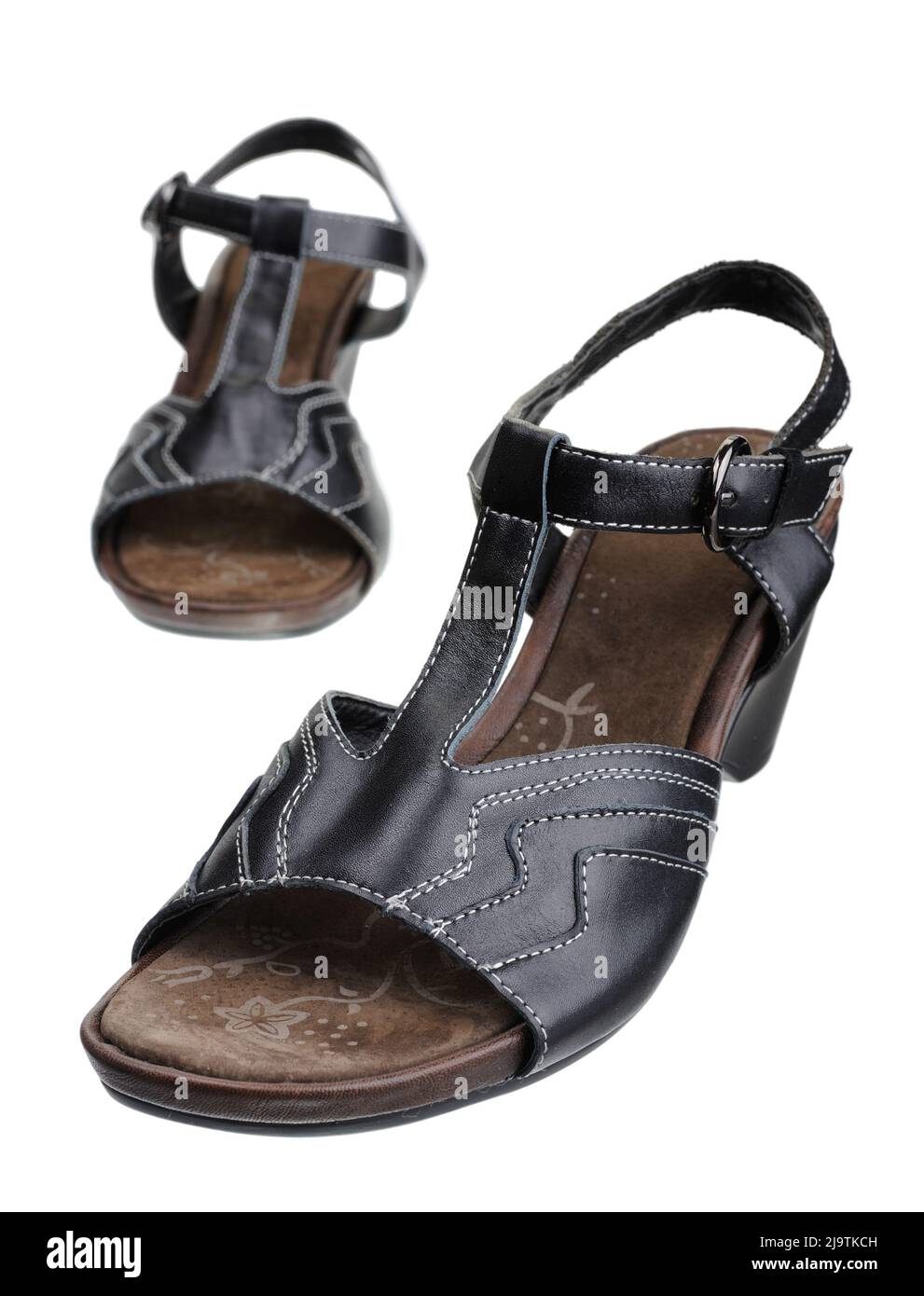 Paire de chaussures d'été légères pour femme, isolées sur fond blanc Banque D'Images
