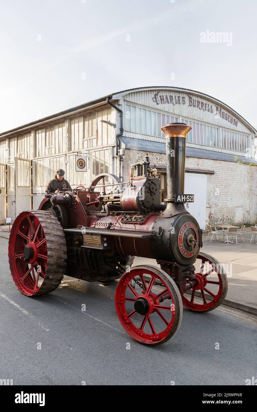AH5239 le Burrell Patent Steam Engine est stationné à l'extérieur du musée Burrell, l'ancien atelier de peinture de Charles Burrell & Sons, Thetford, Royaume-Uni Banque D'Images