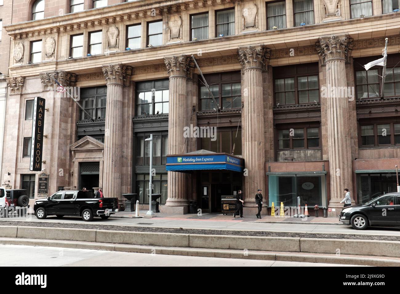 Les bâtiments historiques Garfield et Guardian le long d'Euclid Avenue dans le centre-ville de Cleveland, Ohio, abritent le Marble Room et un Holiday Inn Express. Banque D'Images