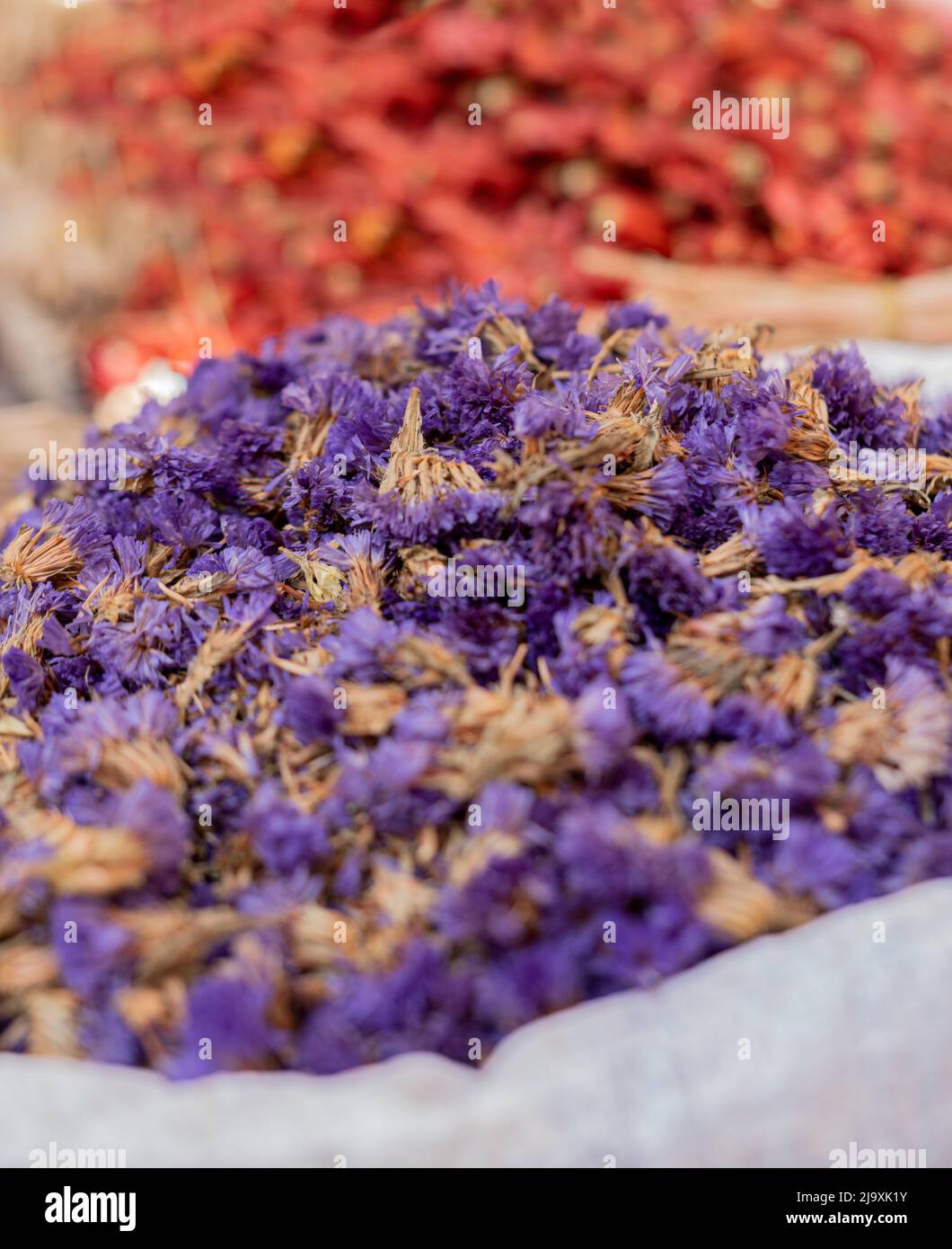 Fleurs violettes séchées sur le marché de l'Égypte Banque D'Images