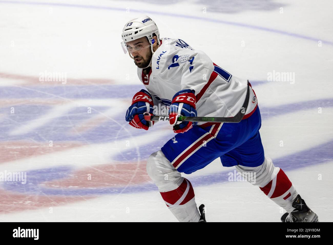 25 mai 2022: Laval Rocket forward Cedric Paquette (13) skate dans la troisième période contre les Américains de Rochester. Les Rochester Americans ont accueilli la fusée Laval dans un match de la coupe Calder de la Ligue américaine de hockey à la Blue Cross Arena de Rochester, New York. (Jonathan Tenca/CSM) Banque D'Images