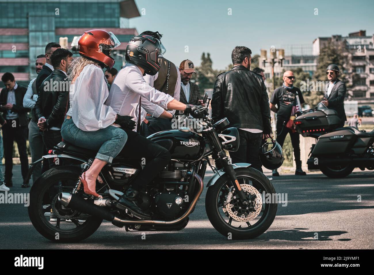 Distingué Gentleman's Ride 2022 à Bucarest Roumanie Mai, triomphe des motos classiques événement Gentleman Ride classique moto et vêtements classiques Banque D'Images