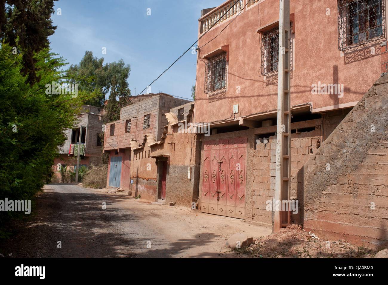 Vallée de l'Ourika et rivière dans les montagnes de l'Atlas, Maroc, Afrique Banque D'Images