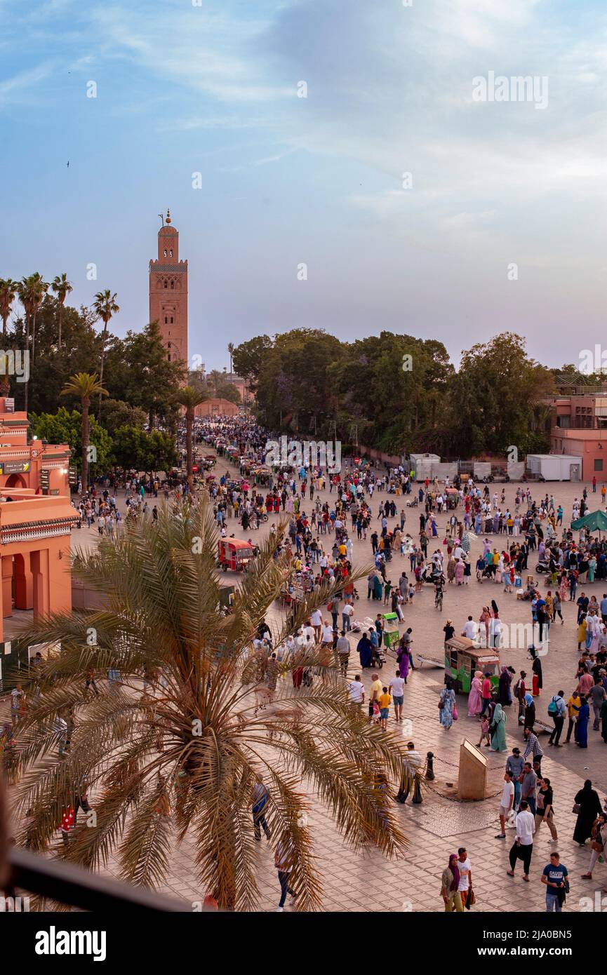 Place Jemaa El Fna à Marrakech, Maroc. Banque D'Images