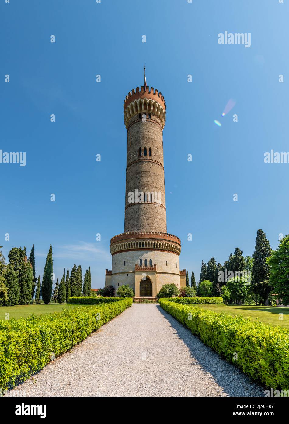 Extérieur de la Tour de San Martino della Battaglia en Italie Banque D'Images