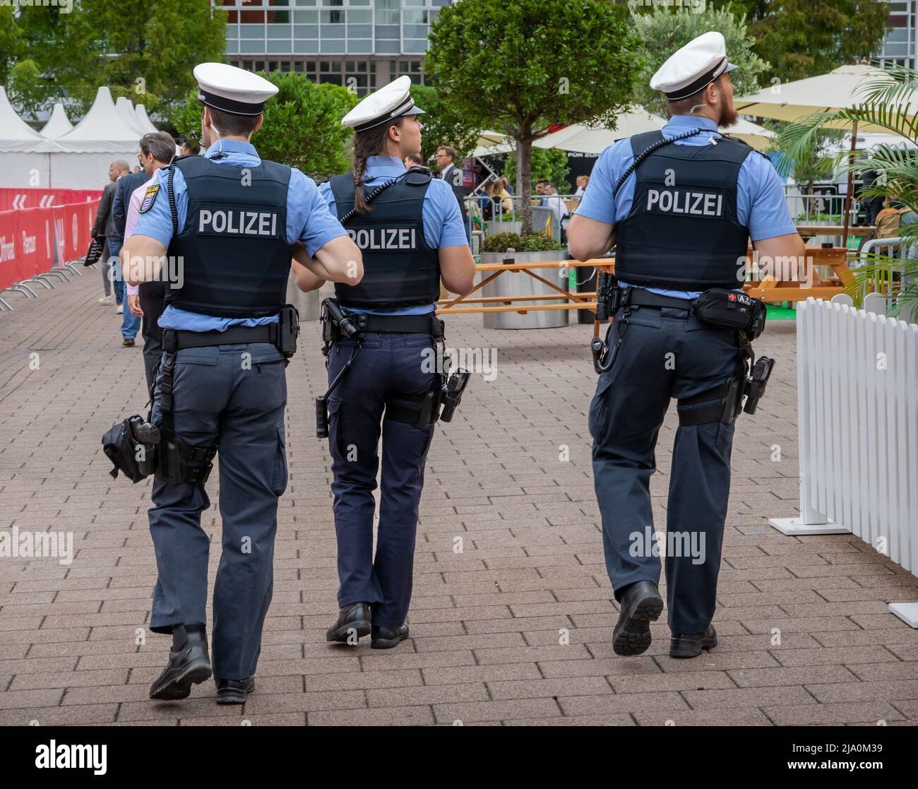 La police allemande patrouille au salon automobile de l'IAA de Francfort. Allemagne - 11 septembre 2019 Banque D'Images