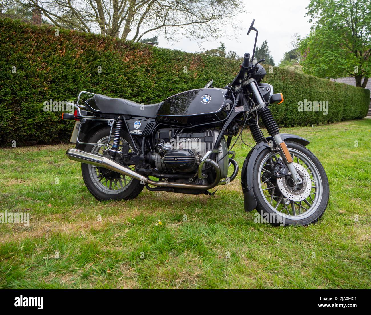 BMW Classic Black Motorcycle en spectacle au Gawsworth Hall Classic show Banque D'Images