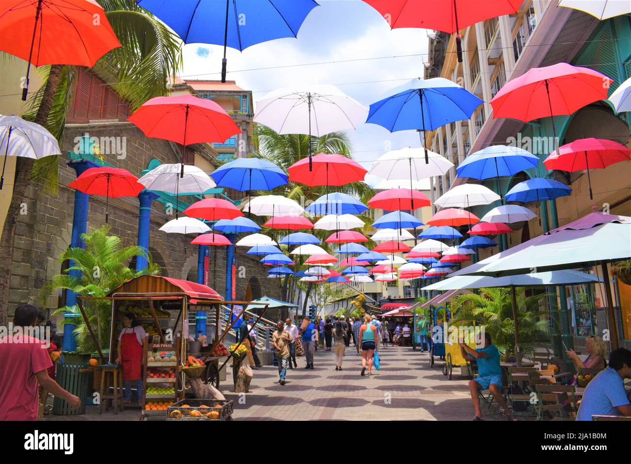 Rue Parapluie au bord de mer du Caudan, Port Louis, Maurice Photo Stock -  Alamy