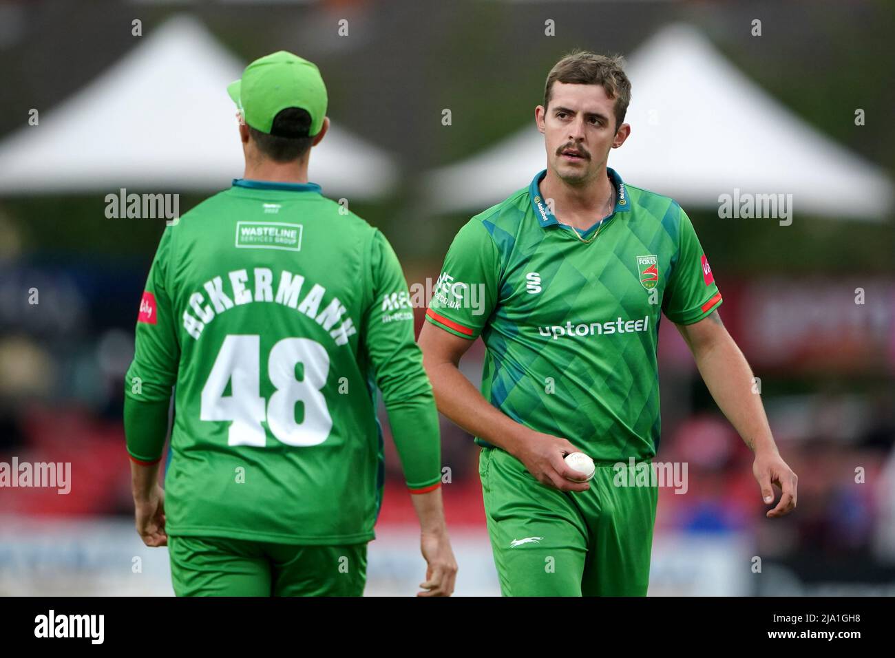 Roman Walker de Leicestershire en action pendant le match du groupe Vitality Blast T20 North à Uptonsteel County Ground, Leicester. Date de la photo: Jeudi 26 mai 2022. Banque D'Images