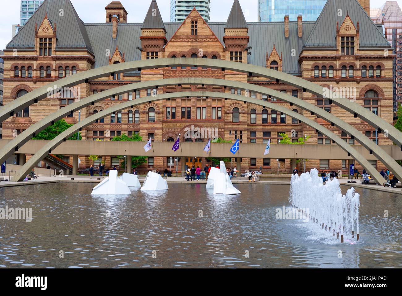 Hôtel de ville de Toronto à Nathan Phillips Square.Toronto Ontario Canada. Banque D'Images