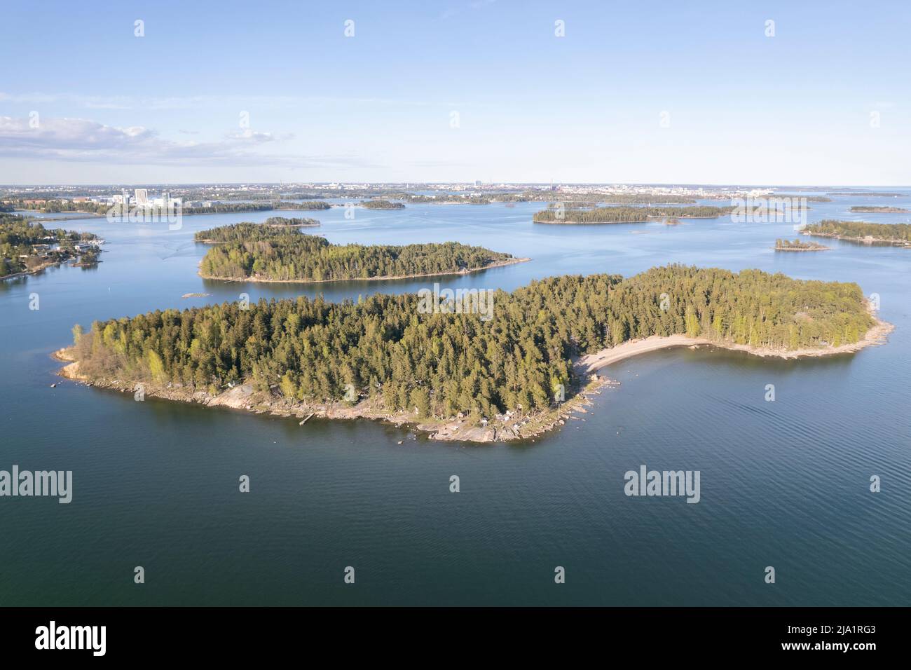 Saaristoa Westendin edusalla Espoossa. Kuvassa etualalla Varsasaari. Banque D'Images