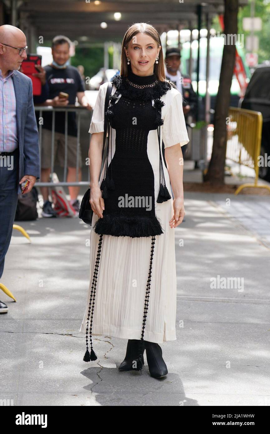 New York, NY, États-Unis. 26th mai 2022. Julianne Hough Out and about for Celebrity candids - JEU, au VIEW talk show, New York, NY 26 mai 2022. Crédit : Kristin Callahan/Everett Collection/Alay Live News Banque D'Images