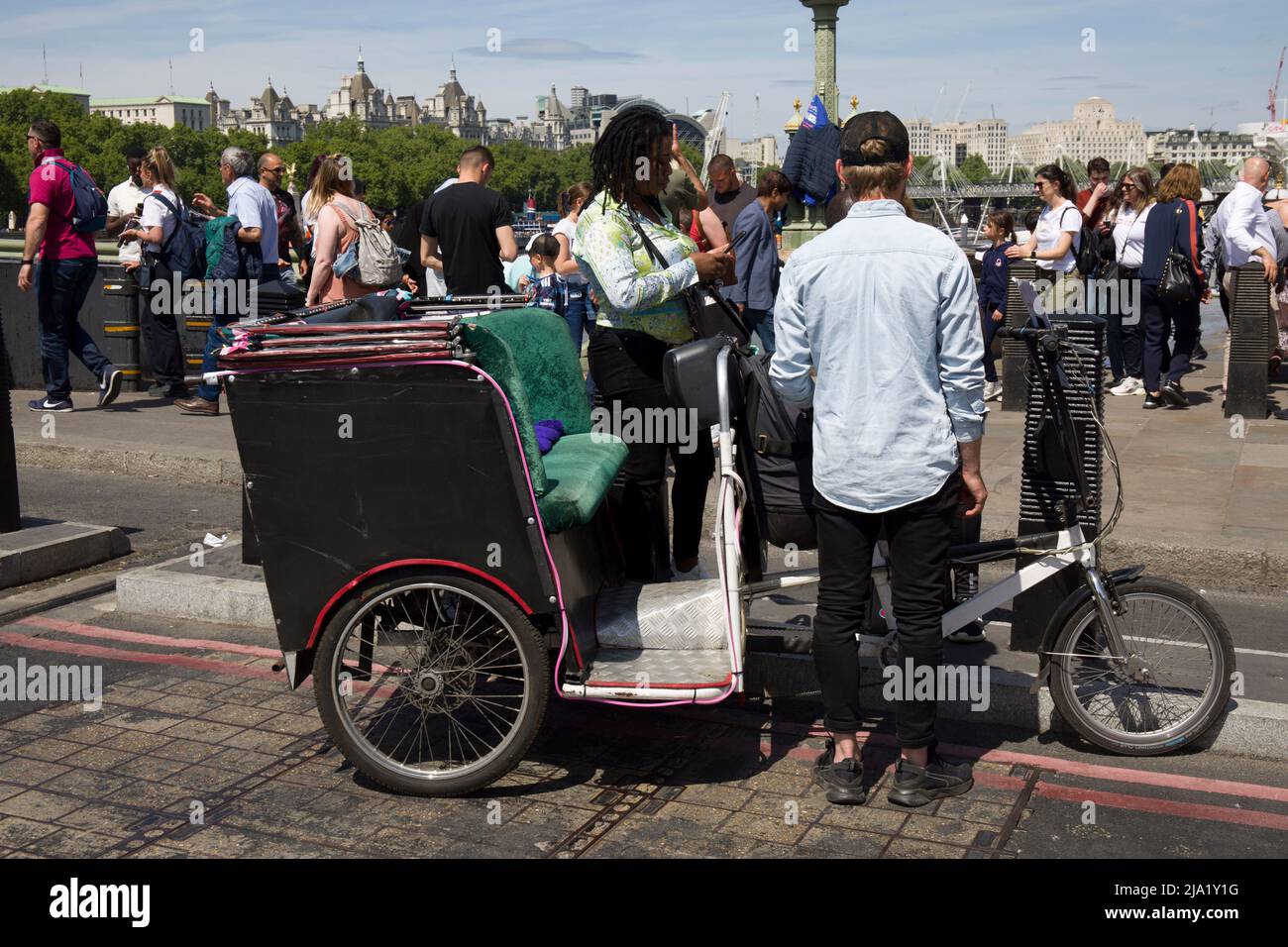 Rickshaw Westminster Bridge Londres Banque D'Images