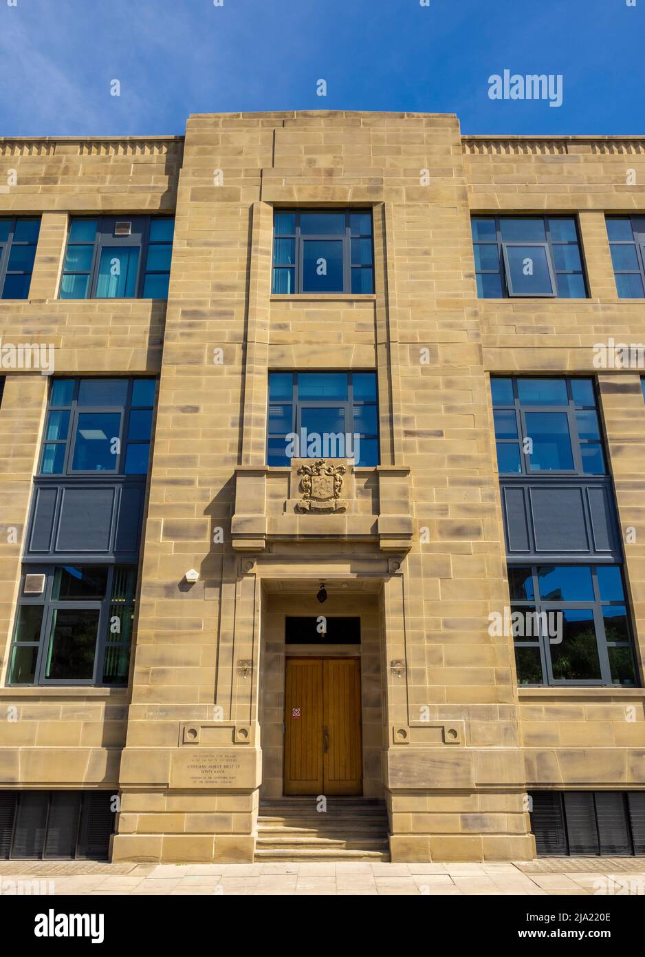 Entrée de Queensgate au bâtiment Joseph Priestley de l'Université Huddersfield. West Yorkshire. ROYAUME-UNI. Banque D'Images