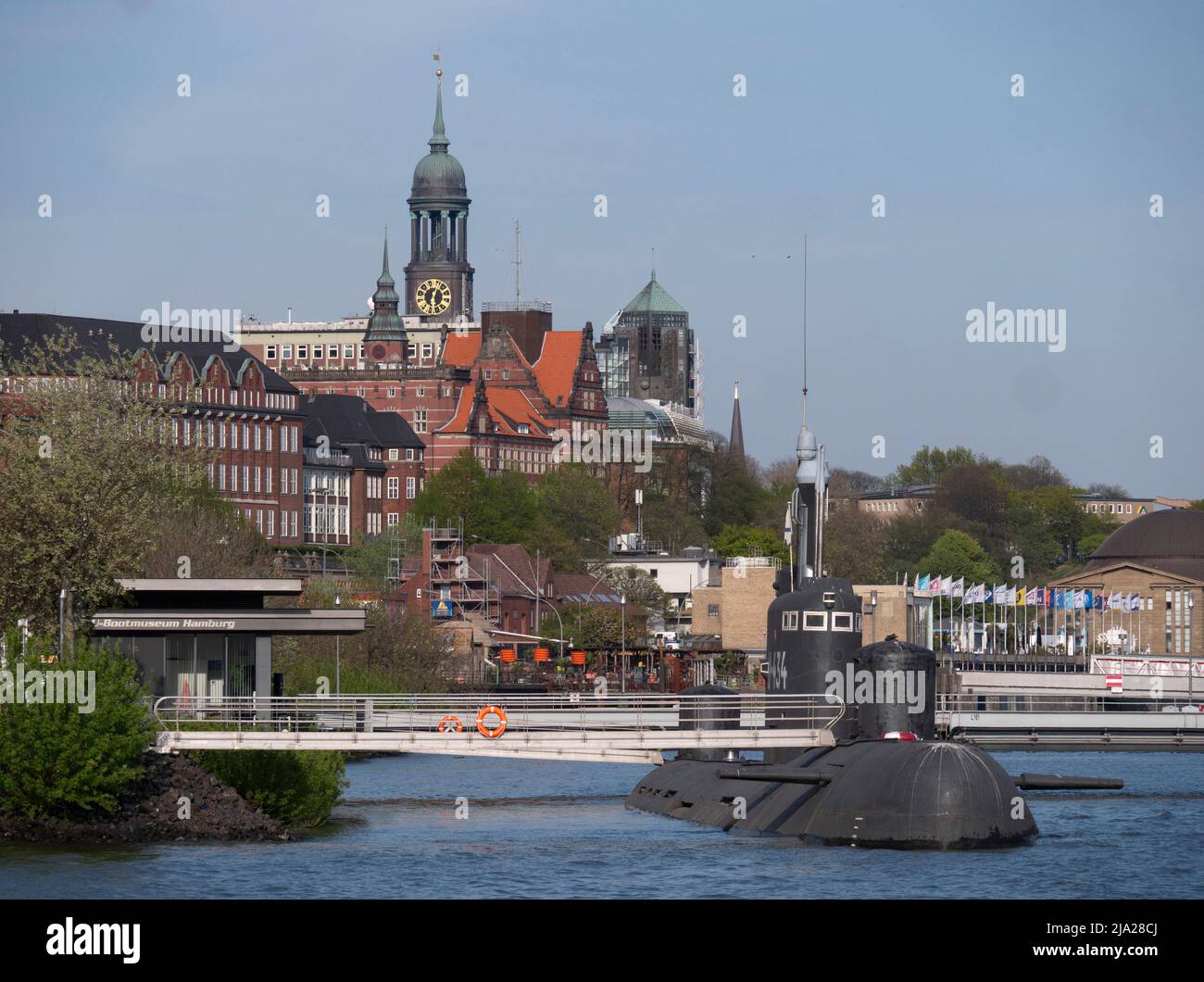 St. Pauli Landungsbruecken, navire musée U-434, un sous-marin, St. Pauli, Hambourg, Hambourg, Allemagne Banque D'Images