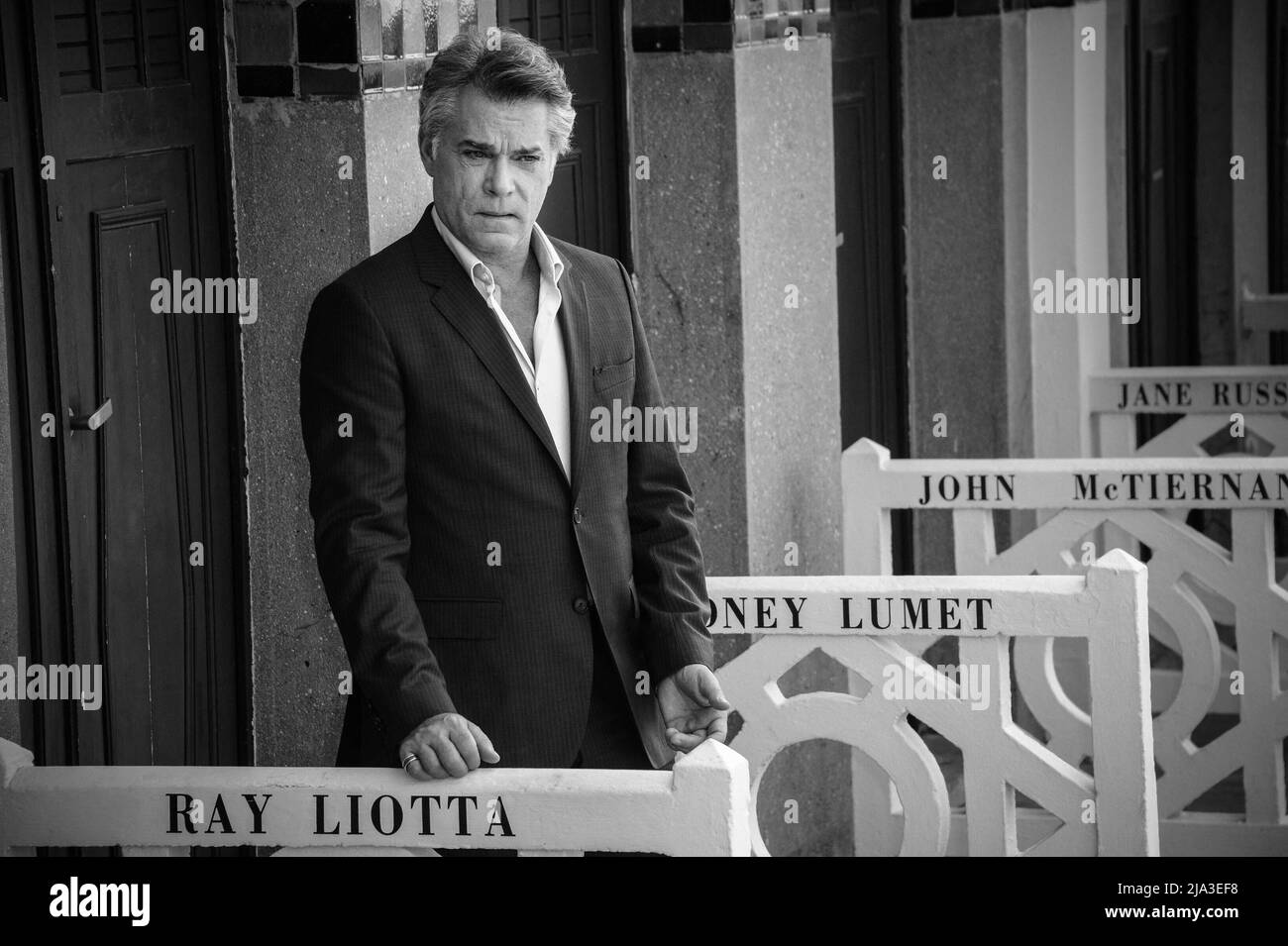 Photo du dossier datée du 9 septembre 2014 - Photocall hommage à Ray Liotta sur les conseils d'administration du Festival du Cinéma américain de Deauville, France, 40th. - L'acteur Ray Liotta est mort à 67 ans. Liotta était en République Dominicaine tournage du film eaux dangereuses, quand il est mort dans son sommeil. Photo de Julien Reynaud/APS/ABACAPRESS.COM Banque D'Images