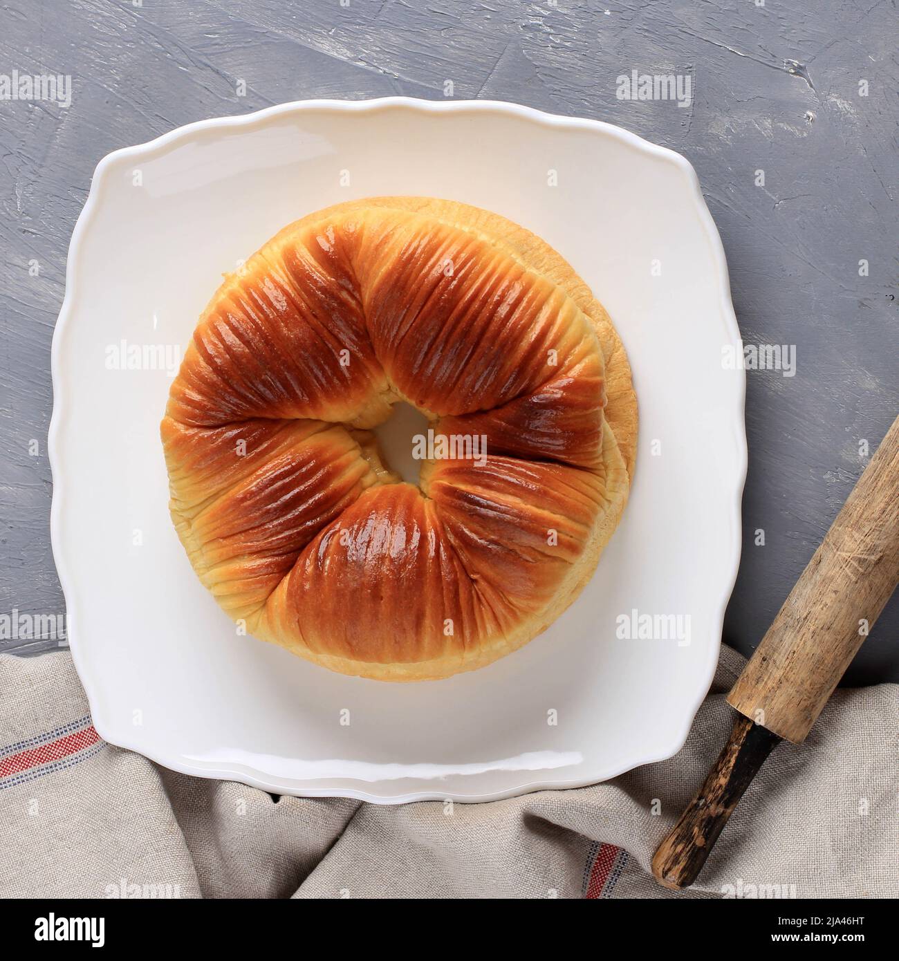 Texture de pain de pains en laine cuits maison, délicieux rouleaux de laine crème blanche au beurre, vue du dessus Banque D'Images