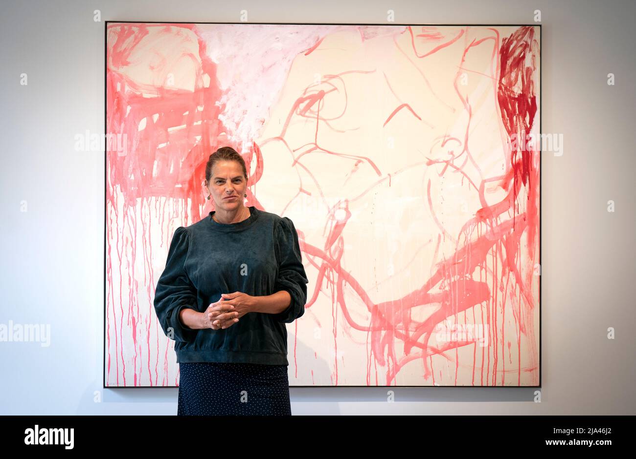 L'artiste Tracey Emin et une pièce intitulée « Wet », qui fait partie de son premier spectacle écossais depuis 2008, « I Lay here for You », qui se déroule du 28 mai au 30 septembre 2022 à Jupiter Artland, Wilkieston, Édimbourg. L'exposition présente une toute nouvelle œuvre de l'artiste qui réfléchit à la possibilité de l'amour après la difficulté. Emin a également dévoilé une sculpture en bronze de six mètres que je vous ai présentée, comme la dernière œuvre permanente dans le parc de sculptures. Sitée personnellement par l'artiste dans une ancienne plantation de hêtre, la figure féminine plus grande que nature moulée en bronze à partir d'une version en argile moulée par l'artiste, Banque D'Images