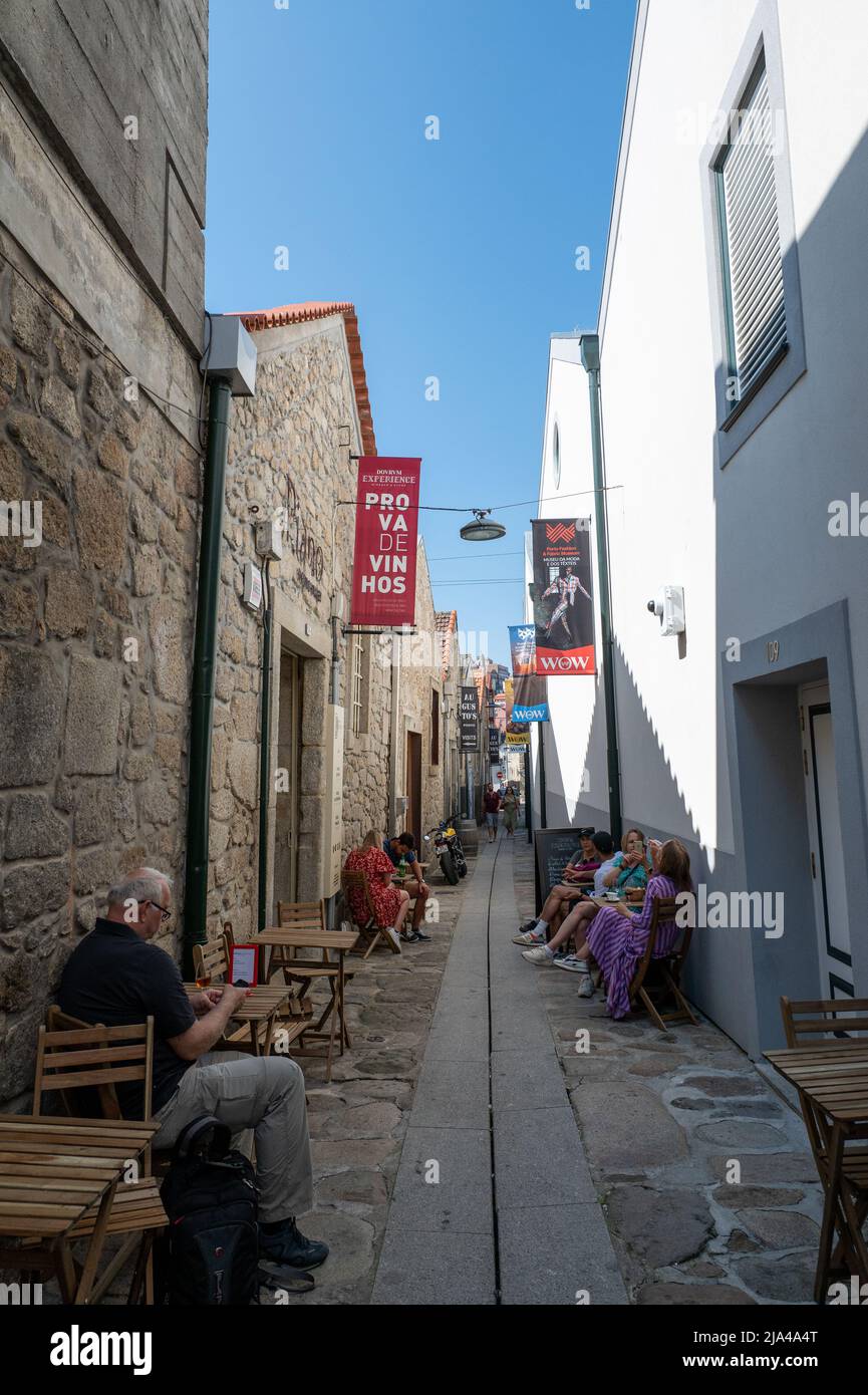 Porto, Portugal. 2022 mai 05. Panorama sur les rues de Gaia dans la ville de Porto au Portugal à l'été 2022. Banque D'Images