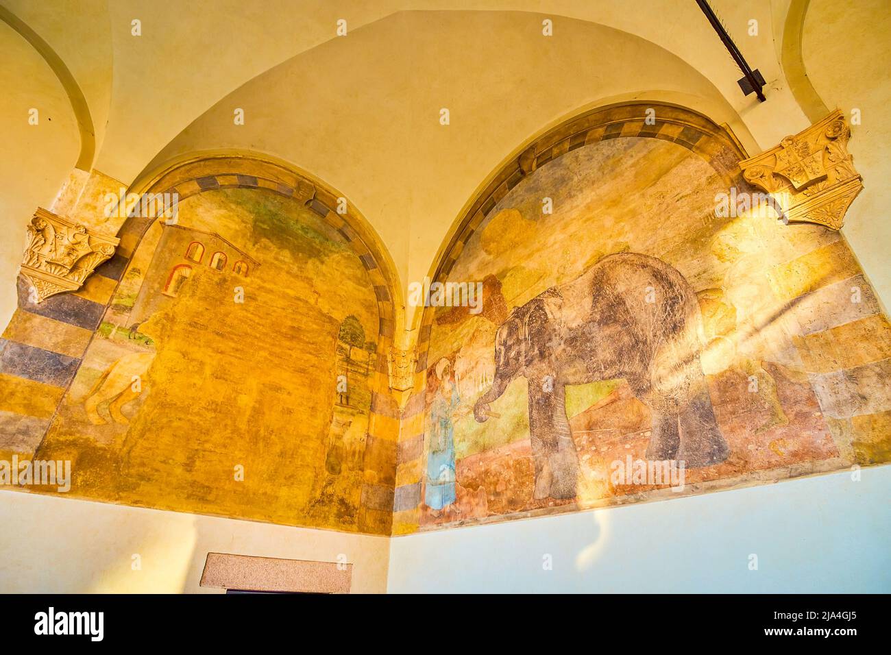 MILAN, ITALIE - 5 AVRIL 2022 : les fresques historiques sur les murs de la résidence Dukes dans le château de Sforza, le 5 avril à Milan, Italie Banque D'Images
