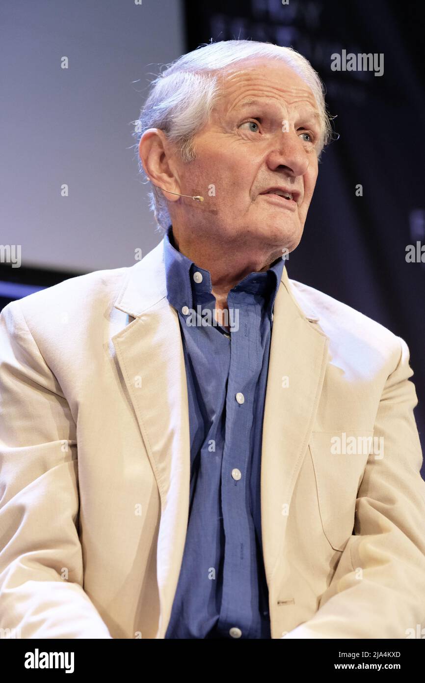 Hay Festival, Hay on Wye, pays de Galles, Royaume-Uni – vendredi 27th mai 2022 – Norman Scott ancien modèle et amant du chef du Parti libéral Jeremy Thorpe sur scène au Hay Festival pour parler de son livre an Accidental Icon - . Photo Steven May / Alamy Live News Banque D'Images