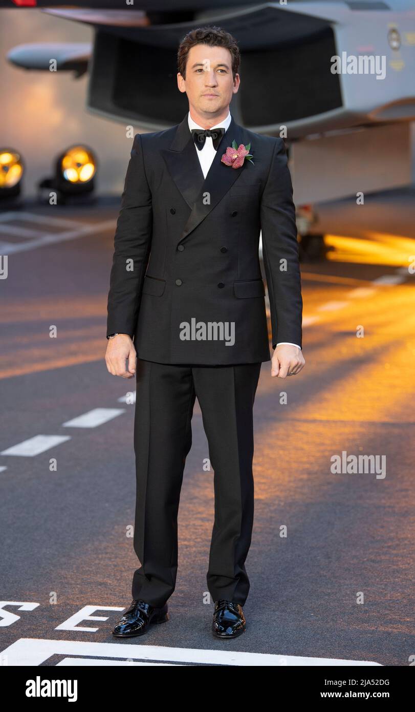 Miles Teller participe à la performance du film Royal « Top Gun: Maverick » à Leicester Square le 19 mai 2022 à Londres, en Angleterre. Banque D'Images