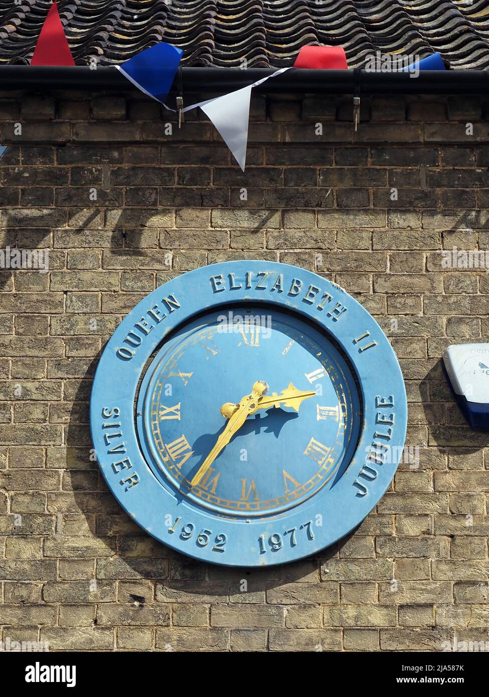 Décorations du Jubilé de diamant sur la place du marché de Southwold, une ville balnéaire de Suffolk. Banque D'Images