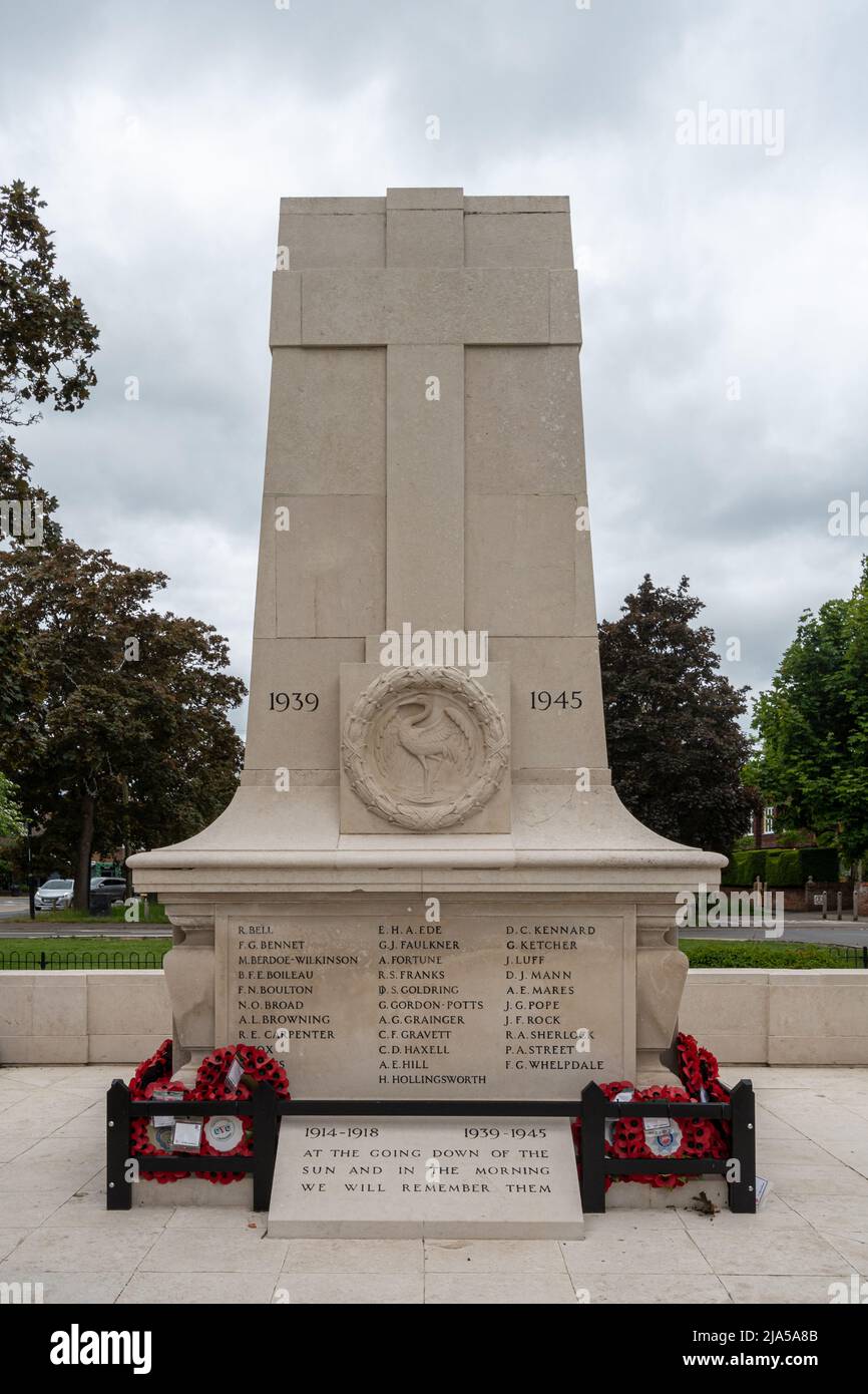 Mémorial de guerre du village de Cranleigh, Surrey, Angleterre, Royaume-Uni Banque D'Images