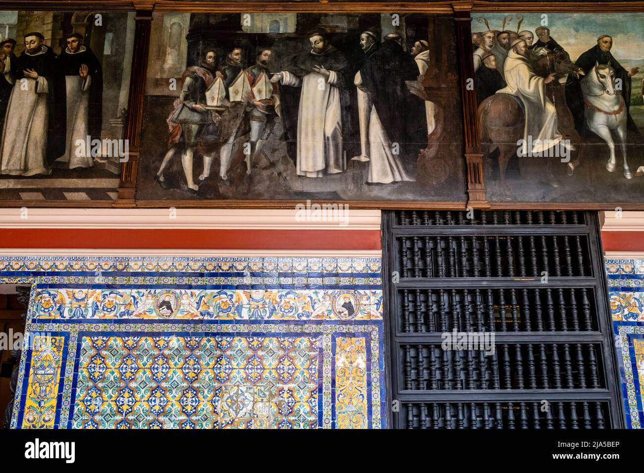 Tableaux colorés et tableaux historiques au Convento de Saint-Domingue, Lima, Pérou. Banque D'Images