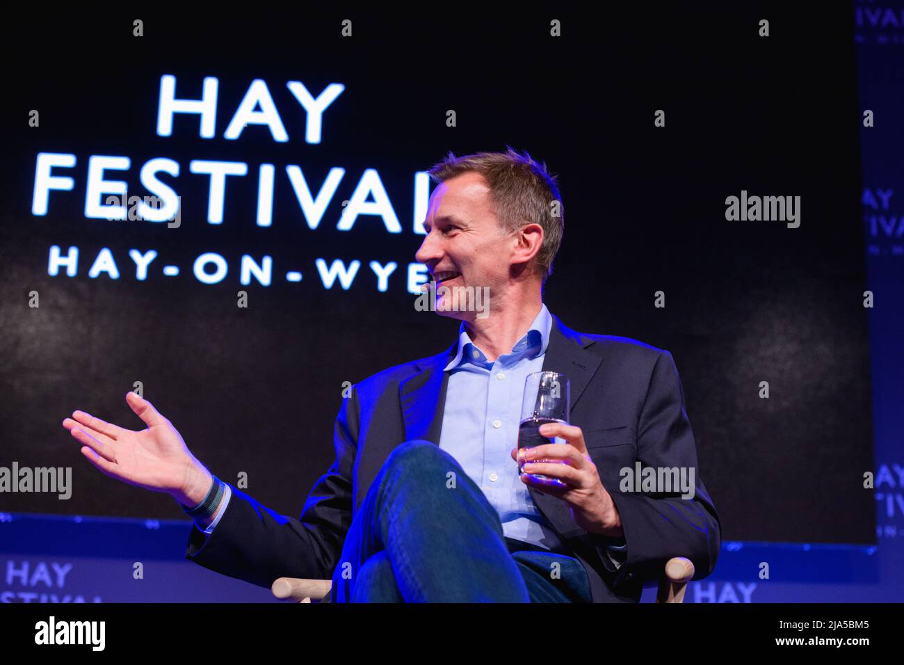 Hay-on-Wye, pays de Galles, Royaume-Uni. 27th mai 2022. L'ancien secrétaire à la Santé Jeremy Hunt parle de zéro à Rachel Clarke : éliminer les décès inutiles dans un NHS post-pandémique au Hay Festival 2022, pays de Galles. Crédit : Sam Hardwick/Alamy. Banque D'Images